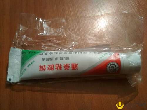 Balıq tutmaq üçün yapışqanlı yem