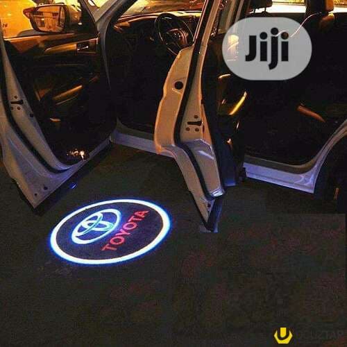 Toyota qapı altı üçün led logo