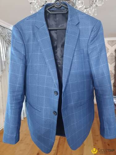 Kişi üçün pencək satılır.