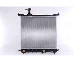Nissan March su radiatoru 