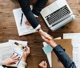 Beynəlxalq şirkətdə inkişaf və karyera imkanı