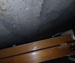 Taxta qapılar işlənmiş